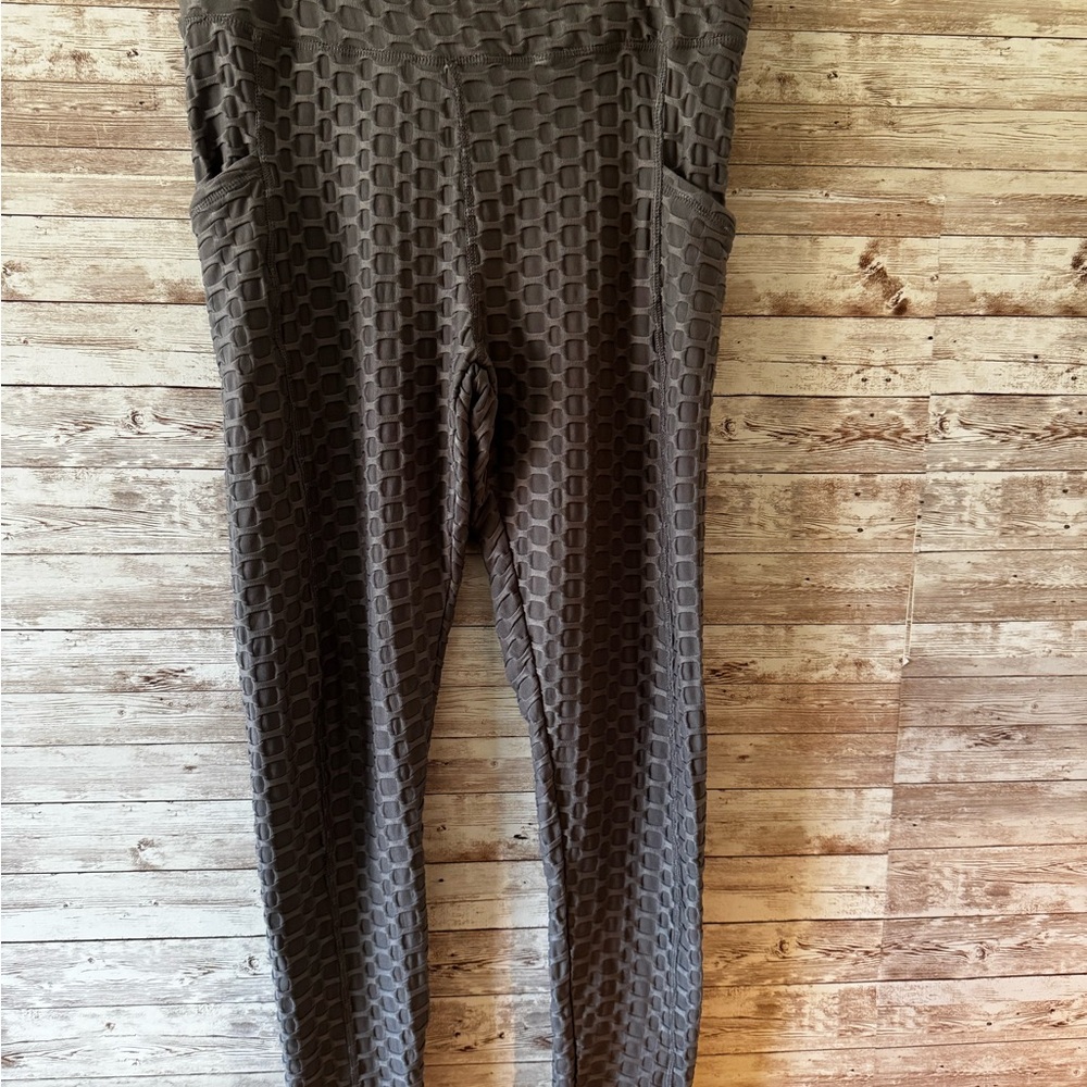 LA + IMAGE XL Misses Honeycomb Textured Gray Women's Workout Leggings EUC